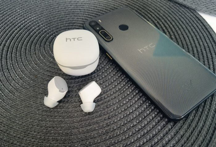 HTC earbuds